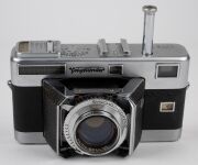 VOIGTL&Auml;NDER: Pair of 1950s viewfinder cameras, comprising Vitessa L (Ultron 50mm f2/Synchro-Compur) and Vitessa T (Color-Skopar 50mm f2.8/Synchro-Compur). - 7