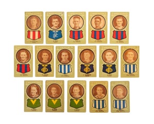 1933 Australian Licorice Larks 'Giant brand League & Association footballers: from NORTHCOTE (Ross, Rowe, Woods); NORTH MELBOURNE (Cameron, Gregory, Lewis & Taylor); Oakleigh (Driver, Wiltshire & Yann); PORT MELBOURNE (Garbutt, Lovett, Lowrie & Perrett); PRAHRAN (Koop) and PRESTON (Dowling). (Total: 16); mixed condition.