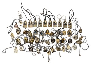 COLLINGWOOD - MEMBERSHIP & SOCIAL CLUB FOBS: Complete series of 1994-2002 membership fobs, together with 2003-2016 and 2018-2024 Social Club membership fobs, plus three others; some duplication. (49 items)