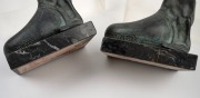 A pair of French Art Deco patinated spelter seal bookends on marble bases, signed "M. FONT", circa 1925, 13cm high. - 3