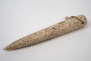 An antique turned whalebone fid, hole for lanyard, 19th century, 16.5cm long. - 2