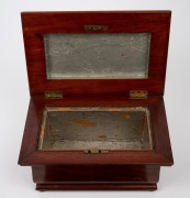 An antique mahogany tea caddy fitted with two lidded compartments with ivory knobs, 19th century, ​​​​​​​16cm high, 29.5cm wide, 19cm deep. - 3