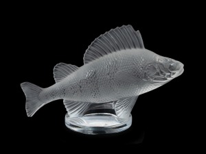 LALIQUE French glass car mascot, engraved "Lalique, France", ​​​​​​​10cm high, 16cm wide.