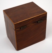 A Georgian mahogany single tea caddy with boxwood string inlay, 18th/19th century, ​​​​​​​12.5cm high, 12.5cm wide, 10cm deep. - 3