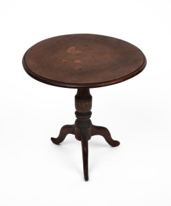A miniature Georgian style tilt top wine table, 19th/20th century, 16cm high, 17cm diameter.