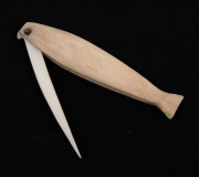 An antique pocket toothpick in the form of an elephant seal, 19th century, ​​​​​​​6.2cm long when closed. - 2