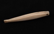 An antique pocket toothpick in the form of an elephant seal, 19th century, ​​​​​​​6.2cm long when closed. - 3