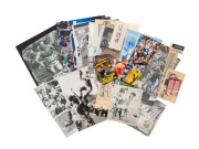 FOOTBALLER AUTOGRAPHS: A diverse collection of signatures on piece, photograph, newspaper clipping, trading card, etc., the signatories including Gary Ablett, Kevin Bartlett, Alex Jesaulenko, Dustin Martin, Leigh Matthews, Kevin Murray, Kevin Sheedy, Ian 