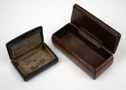 Two antique papier-m&acirc;ch&eacute; pocket snuff boxes with hand-painted finishes, early to mid 19th century, ​​​​​​​10.5cm and 7cm wide. - 2