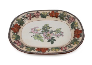 HICKS & MEIGH antique Staffordshire pottery meat platter, early to mid 19th century, ​​​​​​​English coat of arms factory mark to base. 50cm wide.