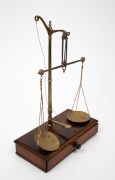 AVERY antique gold scales on a single drawer mahogany base, 19th century, 38cm high, 25cm wide, 13cm deep. - 2