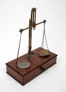 Antique gold scales on single drawer mahogany base, 19th century, ​​​​​​​37cm high, 29cm wide, 15cm deep. - 2