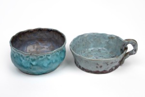 JOLLIFF two hand-built pottery bowls, including one with mauve and turquoise glaze and the other example with handle, both incised "Jolliff, 1947, F.E.C.", 11.5cm and 14cm wide.