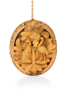 An antique Australian 18ct gold mourning brooch, adorned with kangaroo and emu with photo window back, circa 1860, 5cm high, 18.5 grams total, 10 grams gold weight.