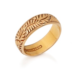 STEVENSON of Adelaide, fine quality antique 18ct gold wedding band with engraved fern decoration, 19th century, stamped "Stevenson, 18" flanked by pictorial marks, 6.3 grams total.