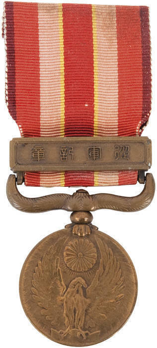 WW1/WW2/RUSSO-JAP/SINO JAPANESE WAR MEDALS: collection of 5 Japanese military medals. Japanese Manchurian Incident Medal, 1931-1934; Russian-Japanese War military medal 1904-1905; WW1 Taisho Enthronement Medal, 1915; WW2 1937 Japan-China incident medal in