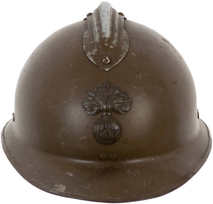 WW1 HELMET: original First World War French infantry M15 Adrian helmet. French army in WW1 issue. The Adrian helmet was the first French combat helmet and the first modern steel trench warfare helmet, good condition.