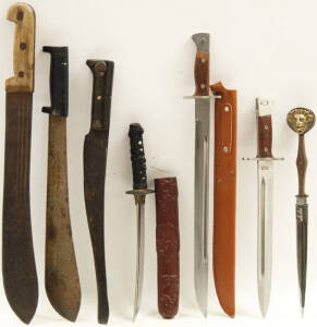 WW1/WW2/VIETNAM/COLD WAR EDGED WEAPONS: assortment of 20 military knifes, daggers and bayonets including; accurate replica AK-47 assault rifle bayonet long and short bayonet set; c1950 Czech military bayonet with leather sheath; East German fighting knife