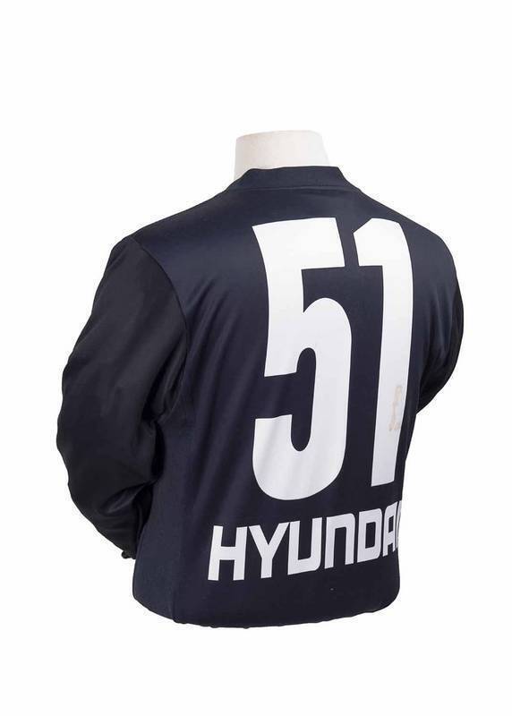 CARLTON: 1999 Carlton Grand Final jumper, number 51 (player unknown), signed on front by Stephen Silvagni. Rare 1999 Grand Final player issue jumper, made for player number 51 who was not selected. Prior to any Grand Final jumpers are prepared for every s