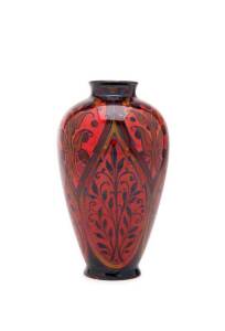 ROYAL DOULTON: Sung Persian patterned vase. 18cm.