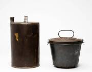 Collection of tin ware, comprising an oil can, scoop, a storage tin and a clip mould, 19th & 20th century, the largest 24cm high. - 3