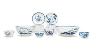 18th Century English ceramics including tea bowls (4), saucers (2) & bowls (2), mainly Royal Worcester. Varying sizes (8 items)