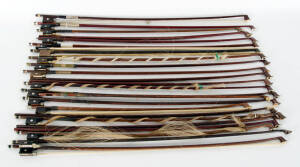 BOWS: 24 Assorted bows, mixed condition, suit trade buyer.