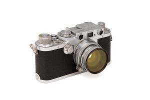 LEITZ (Germany):&nbsp;Leica IIIf Black Dial SN 535472 with Summitar 5cm f2 SN 662300, Leitz green filter 1 and maker's leather ERC.
