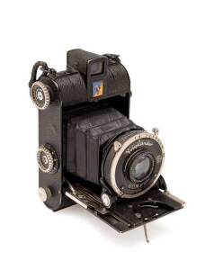 VOIGTLANDER & SOHN AG (Germany): Voigtlander Virtus folding rollfilm camera.