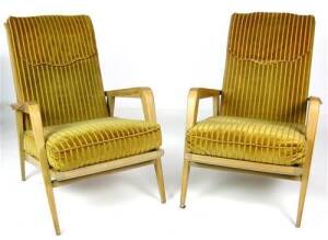 A good pair of adjustable oak armchairs, French, circa 1940.&nbsp;