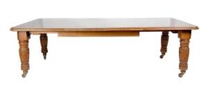 Antique oak extension dining table with 2 leaves. Height 75cm, width 126cm, length 150-248cm