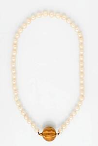 An Akoya pearl necklace. 9ct gold clasp.&nbsp;