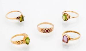 Five various stone set rings. 9ct yellow gold. Weight 11.04 grams.