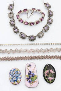 Assorted costume jewellery including beaded chokers.