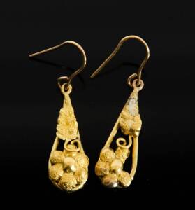 A pair of pendant earrings of pierced floral and foliate design. Yellow gold. Weight 1.51 grams.&nbsp;