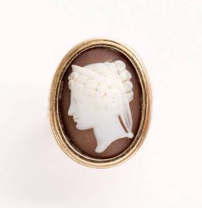 An early 19th century &nbsp;ring set with cameo portrait. Yellow gold.