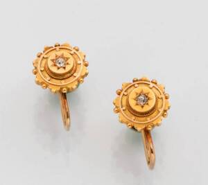 &nbsp;A pair of Victorian diamond earrings. Screw fittings.15ct yellow gold.&nbsp;
