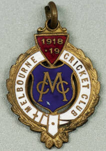 MELBOURNE CRICKET CLUB, 1918-19 membership badge, made by C.Bentley, No.298.