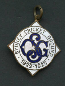 SYDNEY CRICKET GROUND, 1922-23 membership badge, made by Amor, No.528.