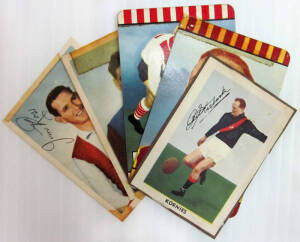 1933-58 football cards, noted 1933 Bob Mirams Caricatures (7); 1933 Personality Series - Footballers (20) & others (16); 1933 Godfrey Phillips (13); 1933 Hoadleys (6); Kornies 1948 (2), 1949 (1), 1950 (5), 1951 (106), 1952 (49), 1953 (27), 1954 (3); 1954-