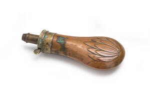 Small pistol powder flask, brass & copper. 19th century. 13cm