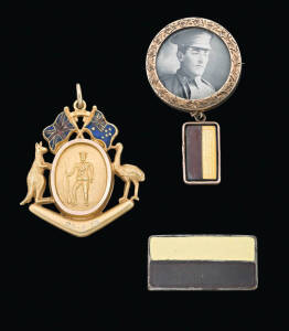 Thomas John Koenig WW1 memorial jewellery, 9ct gold and enamel medallion by Willis & Sons, Melbourne, engraved on reverse "Presented by Jumbuck Residents to Mr & Mrs Koenig in Token of Pte. T.J.Koenig, Died on Active Service 26/9/17"; also includes a 9ct 