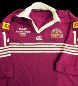 SPORTS CLOTHING, noted 1994 Queensland jersey signed by Mark Coyne; windcheater signed by c1995 Wallabies; 1999 Australian Grand Prix waterproof jacket; collection of caps with Rugby Union (21) & others (51).