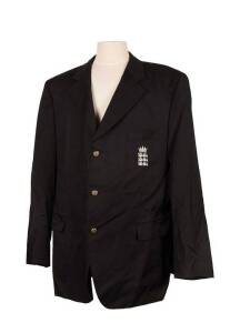 ENGLAND HOME TEST BLAZER, dark navy blue, with embroidered Crown over Three Lions on pocket. Player unknown. Fine condition.