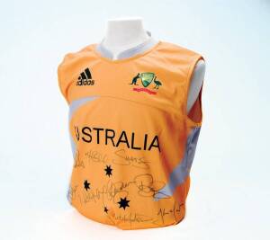 AUSTRALIA T20 SHIRT, signed by c2009 squad, with 14 signatures including Ricky Ponting, Michael Clarke & Mike Hussey.