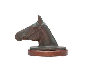 PHAR LAP: Bronze Phar Lap head on timber base, 14cm tall.