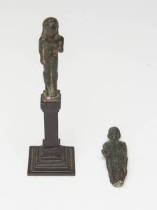 Two archaic bronze figures, Eastern Mediterranean origin. 7cm each