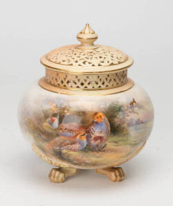 Royal Worcester pot pourri painted with bird scene by Jas STINTON, early 20th century. 20cm