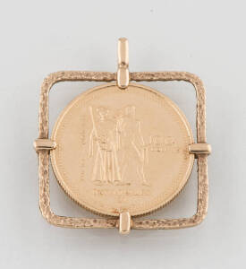 A Canadian coin pendant, yellow gold.