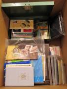 Range of world coins, many GB or USA, incl. circulation coins, Unc. & Proof sets. Noted Cook Islands 2005 $1.00 Pope John Paul silver proof and a collection of Crown size coins incl. USA silver dollars 1921, 1994-95 &1997: Banknote range with Australia QE